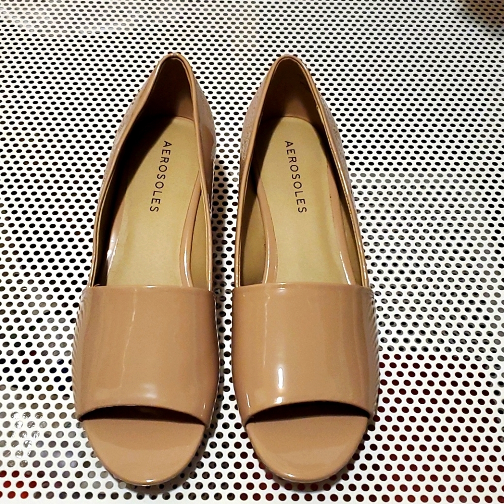 LADIES AEROSOLES DRESS SHOES